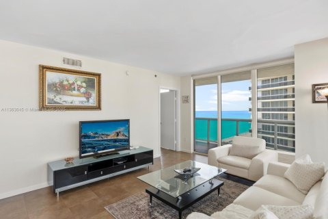 Copropriété à louer à Hallandale Beach, Floride: 2 chambres, 135.45 m2 № 1468354 - photo 5