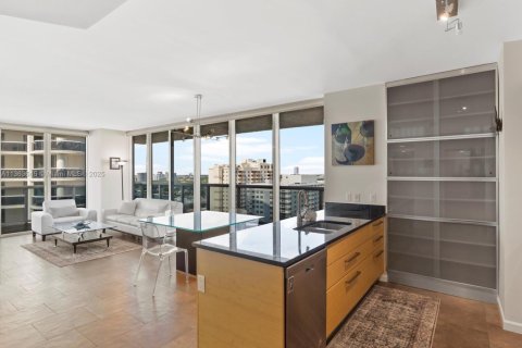 Copropriété à louer à Hallandale Beach, Floride: 2 chambres, 135.45 m2 № 1468354 - photo 16