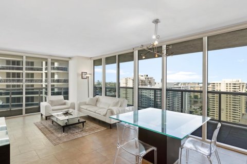 Copropriété à louer à Hallandale Beach, Floride: 2 chambres, 135.45 m2 № 1468354 - photo 10
