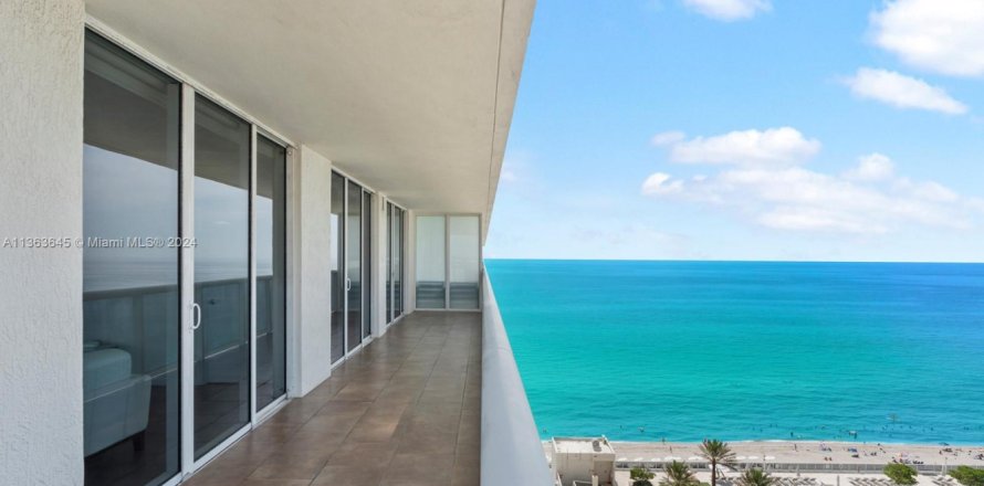 Condo à Hallandale Beach, Floride, 2 chambres № 1468354