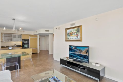 Copropriété à louer à Hallandale Beach, Floride: 2 chambres, 135.45 m2 № 1468354 - photo 12