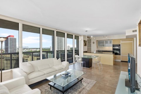 Copropriété à louer à Hallandale Beach, Floride: 2 chambres, 135.45 m2 № 1468354 - photo 8