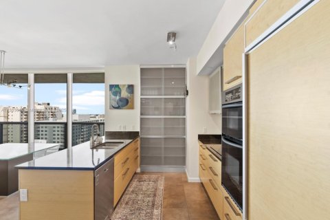 Copropriété à louer à Hallandale Beach, Floride: 2 chambres, 135.45 m2 № 1468354 - photo 15