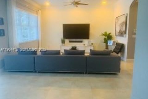 Casa en alquiler en Parkland, Florida, 4 dormitorios, 277.03 m2 № 2026430 - foto 5