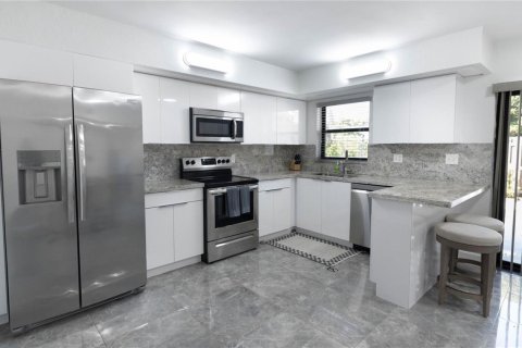 Condominio en venta en North Lauderdale, Florida, 2 dormitorios, 142.14 m2 № 2250368 - foto 3
