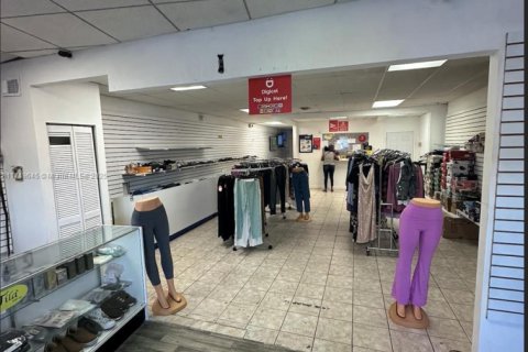 Propiedad comercial en venta en Miramar, Florida № 1862832 - foto 8