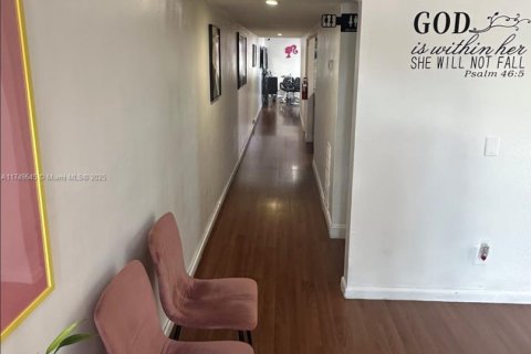 Propiedad comercial en venta en Miramar, Florida № 1862832 - foto 6