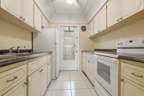 Condo in Plantation, Florida, 2 bedrooms  № 2381816 - photo 6