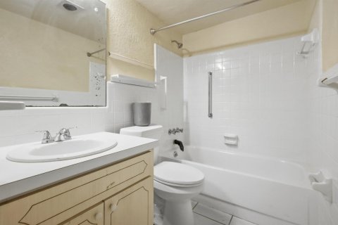 Condo in Plantation, Florida, 2 bedrooms  № 2381816 - photo 11