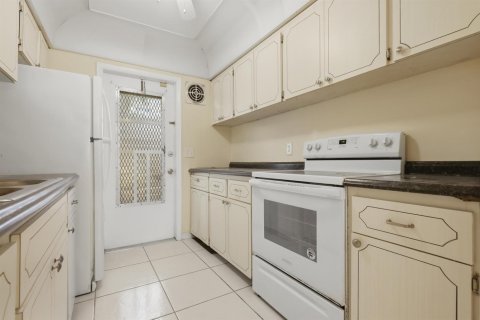Condo in Plantation, Florida, 2 bedrooms  № 2381816 - photo 7