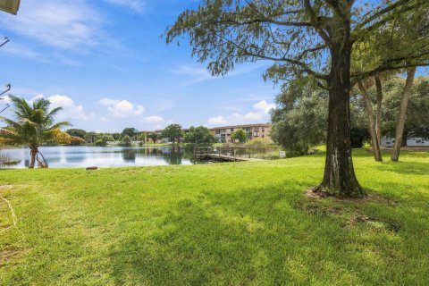 Condo in Plantation, Florida, 2 bedrooms  № 2381816 - photo 20