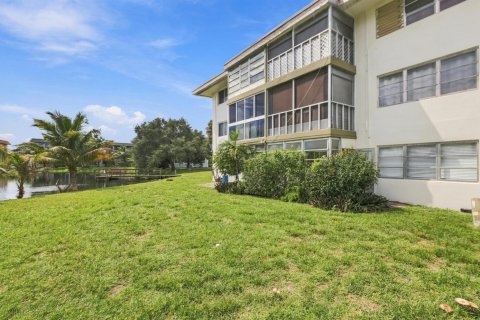 Condo in Plantation, Florida, 2 bedrooms  № 2381816 - photo 18