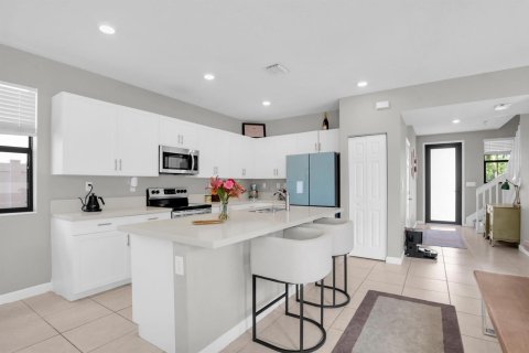 Villa ou maison à vendre à Hialeah, Floride: 3 chambres, 171.68 m2 № 2439194 - photo 12