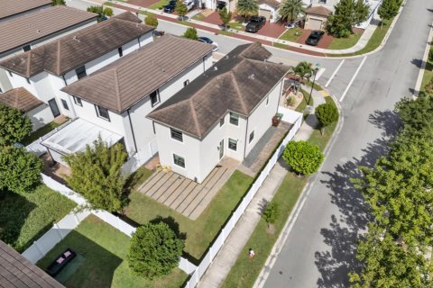Villa ou maison à vendre à Hialeah, Floride: 3 chambres, 171.68 m2 № 2439194 - photo 4