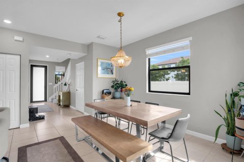 Villa ou maison à vendre à Hialeah, Floride: 3 chambres, 171.68 m2 № 2439194 - photo 10