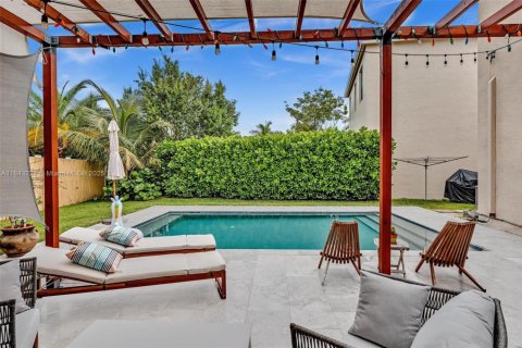 House in Miami, Florida 4 bedrooms, 206.52 sq.m. № 1836571 - photo 2