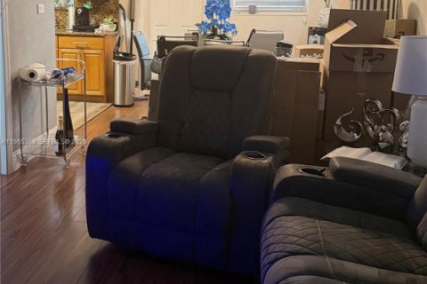 Купить виллу или дом в Норт-Майами, Флорида 2 спальни, 85.93м2, № 2027202 - фото 10