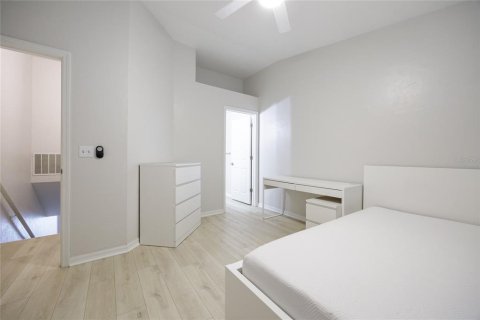 Condo in Gainesville, Florida, 2 bedrooms  № 1894589 - photo 28