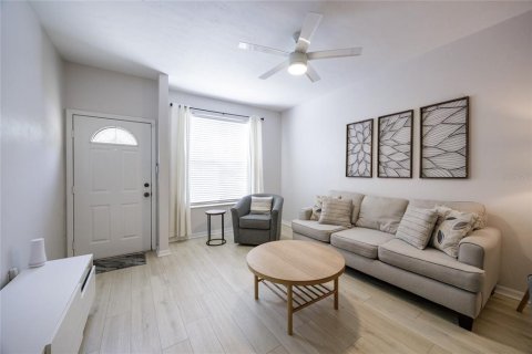 Condo in Gainesville, Florida, 2 bedrooms  № 1894589 - photo 4