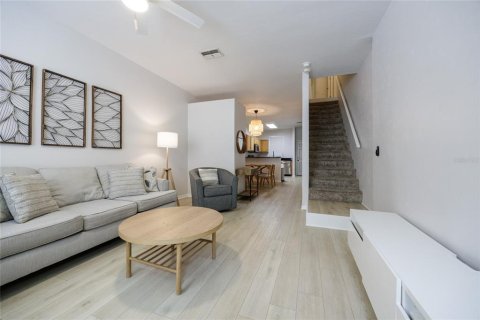 Condo in Gainesville, Florida, 2 bedrooms  № 1894589 - photo 7