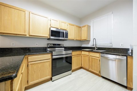 Condo in Gainesville, Florida, 2 bedrooms  № 1894589 - photo 11