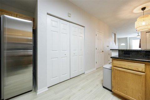 Condo in Gainesville, Florida, 2 bedrooms  № 1894589 - photo 12