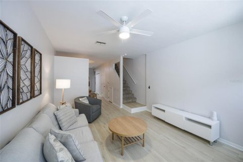 Condo in Gainesville, Florida, 2 bedrooms  № 1894589 - photo 6