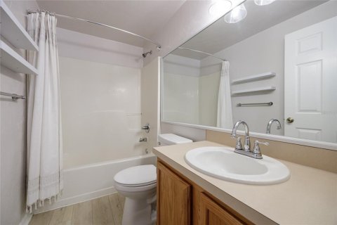 Condo in Gainesville, Florida, 2 bedrooms  № 1894589 - photo 25