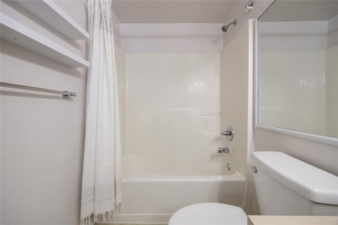 Condo in Gainesville, Florida, 2 bedrooms  № 1894589 - photo 26