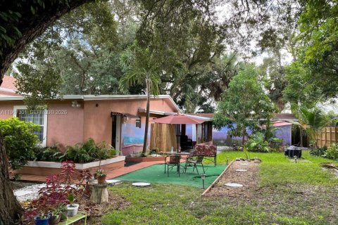 Villa ou maison à vendre à Miami, Floride: 5 chambres, 203.83 m2 № 2028579 - photo 13