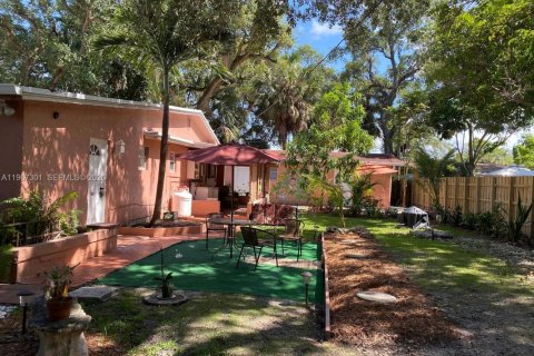 Villa ou maison à vendre à Miami, Floride: 5 chambres, 203.83 m2 № 2028579 - photo 12