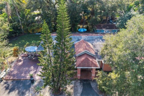 Villa ou maison à vendre à Miami, Floride: 5 chambres, 203.83 m2 № 2028579 - photo 3