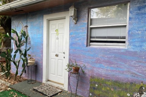 Casa en venta en Miami, Florida, 5 dormitorios, 203.83 m2 № 2028579 - foto 25