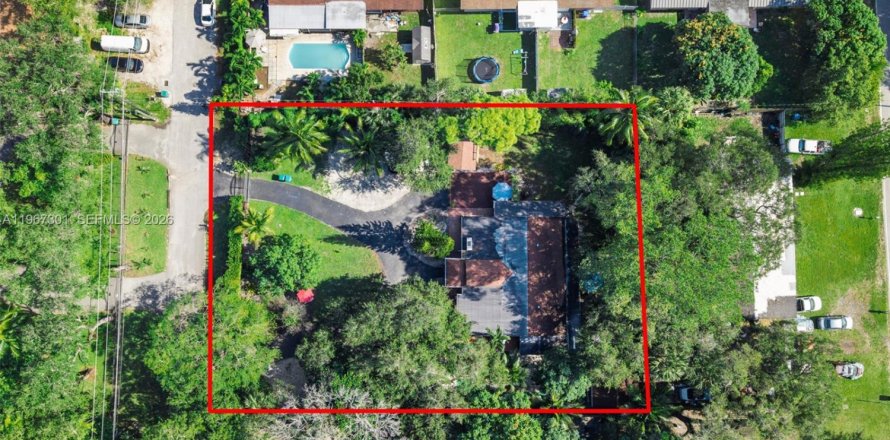 Villa ou maison à Miami, Floride 5 chambres, 203.83 m2 № 2028579