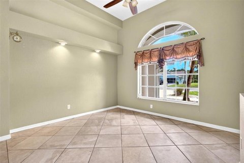 House in Punta Gorda, Florida 3 bedrooms, 197.51 sq.m. № 2389349 - photo 8