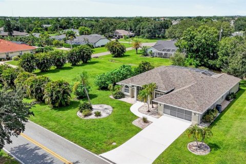 House in Punta Gorda, Florida 3 bedrooms, 197.51 sq.m. № 2389349 - photo 26