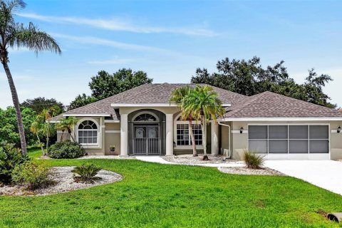 House in Punta Gorda, Florida 3 bedrooms, 197.51 sq.m. № 2389349