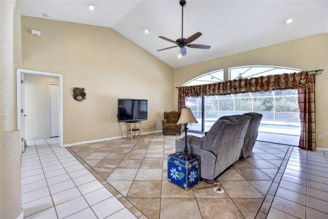 House in Punta Gorda, Florida 3 bedrooms, 197.51 sq.m. № 2389349 - photo 6
