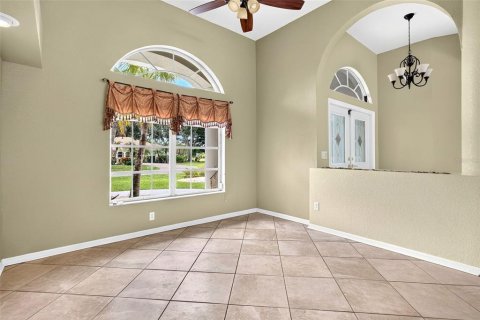 House in Punta Gorda, Florida 3 bedrooms, 197.51 sq.m. № 2389349 - photo 9