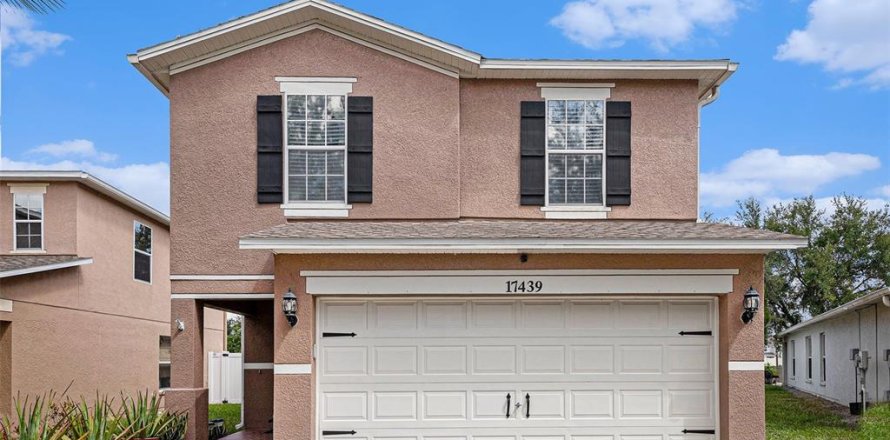 Casa en Land O' Lakes, Florida 4 dormitorios, 161.74 m2 № 1878338