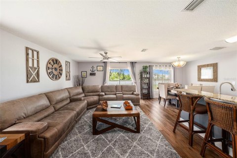 Casa en venta en Land O' Lakes, Florida, 4 dormitorios, 161.74 m2 № 1878338 - foto 10