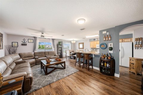 Casa en venta en Land O' Lakes, Florida, 4 dormitorios, 161.74 m2 № 1878338 - foto 11