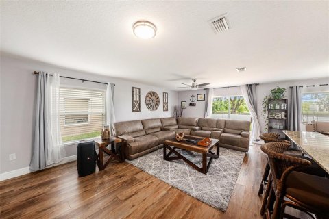 Casa en venta en Land O' Lakes, Florida, 4 dormitorios, 161.74 m2 № 1878338 - foto 9