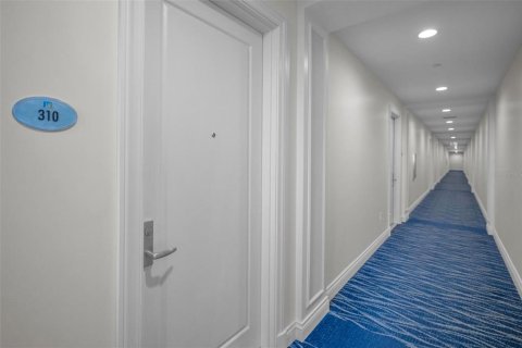 Снять в аренду кондоминиум в Клируотер, Флорида 4 комнаты, 139.35м2, № 2106469 - фото 4