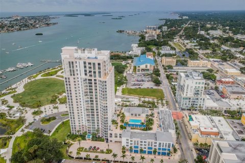 Снять в аренду кондоминиум в Клируотер, Флорида 4 комнаты, 139.35м2, № 2106469 - фото 2
