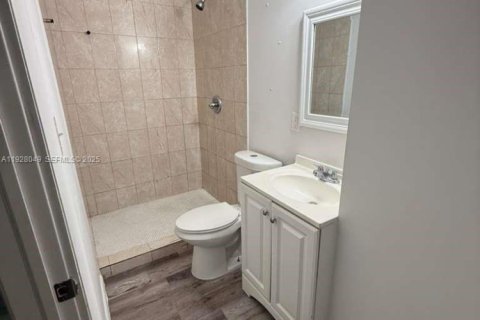 Снять в аренду виллу или дом в Майами, Флорида 1 спальня, 54.81м2, № 1988257 - фото 7