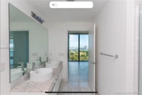 Apartment in Miami, Florida 2 bedrooms, 142.23 sq.m. № 2005373 - photo 2