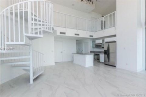 Apartment in Miami, Florida 2 bedrooms, 142.23 sq.m. № 2005373 - photo 3