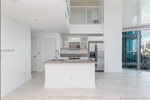 Apartment in Miami, Florida 2 bedrooms, 142.23 sq.m. № 2005373 - photo 5