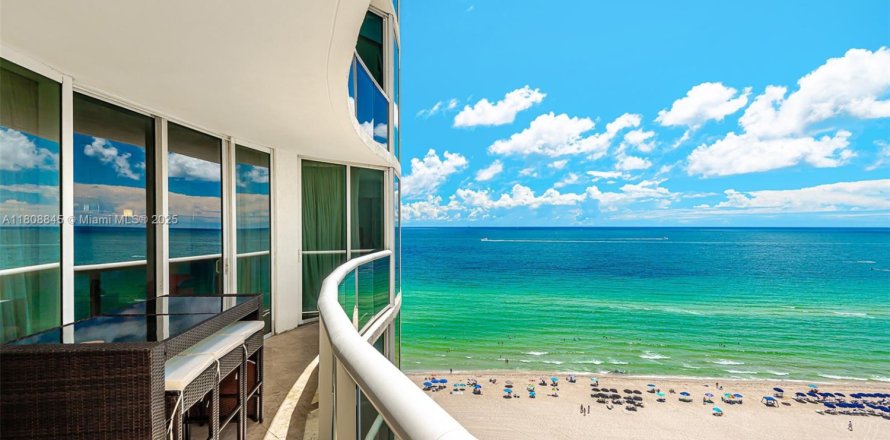 Condo à Sunny Isles Beach, Floride, 2 chambres № 1745953
